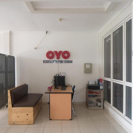 Oyo 3049 Scientia Dormitory Syariah Tangerang Exterior foto