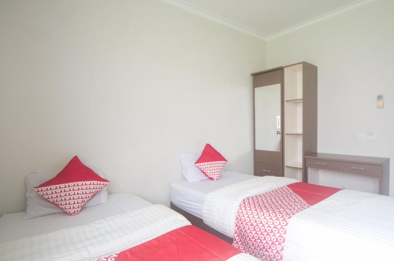 Oyo 3049 Scientia Dormitory Syariah Tangerang Exterior foto