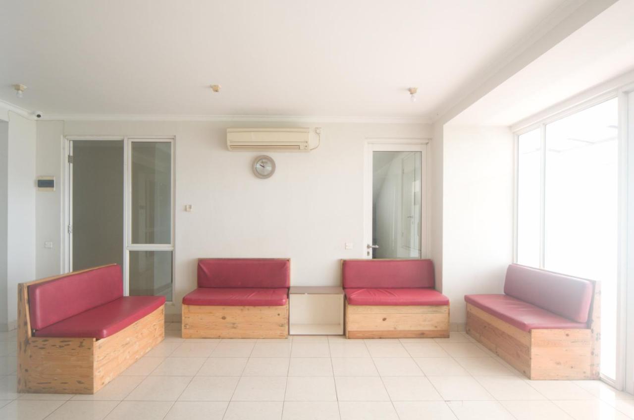 Oyo 3049 Scientia Dormitory Syariah Tangerang Exterior foto